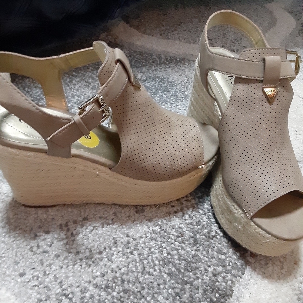 Guess wedges